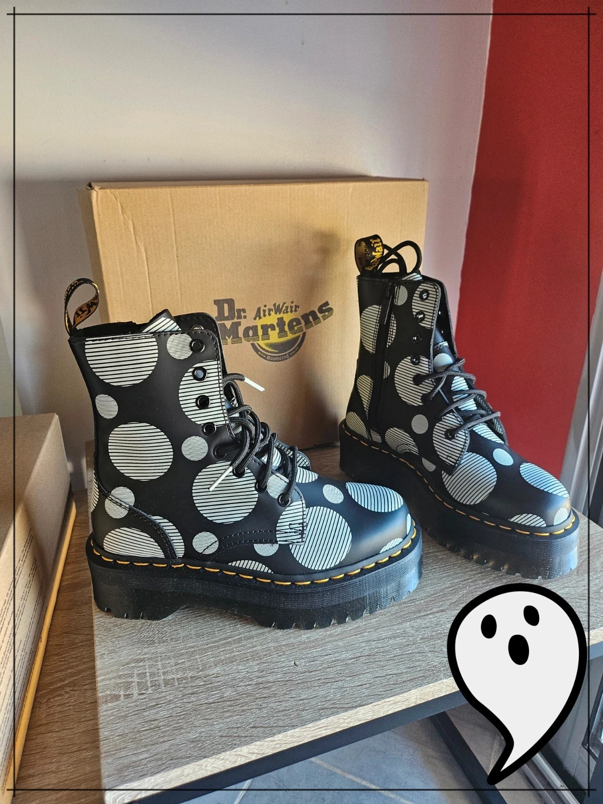 Bottines plateforme Dr. Martens Jadon à Pois (Polka Dot Smooth) Neuves T37